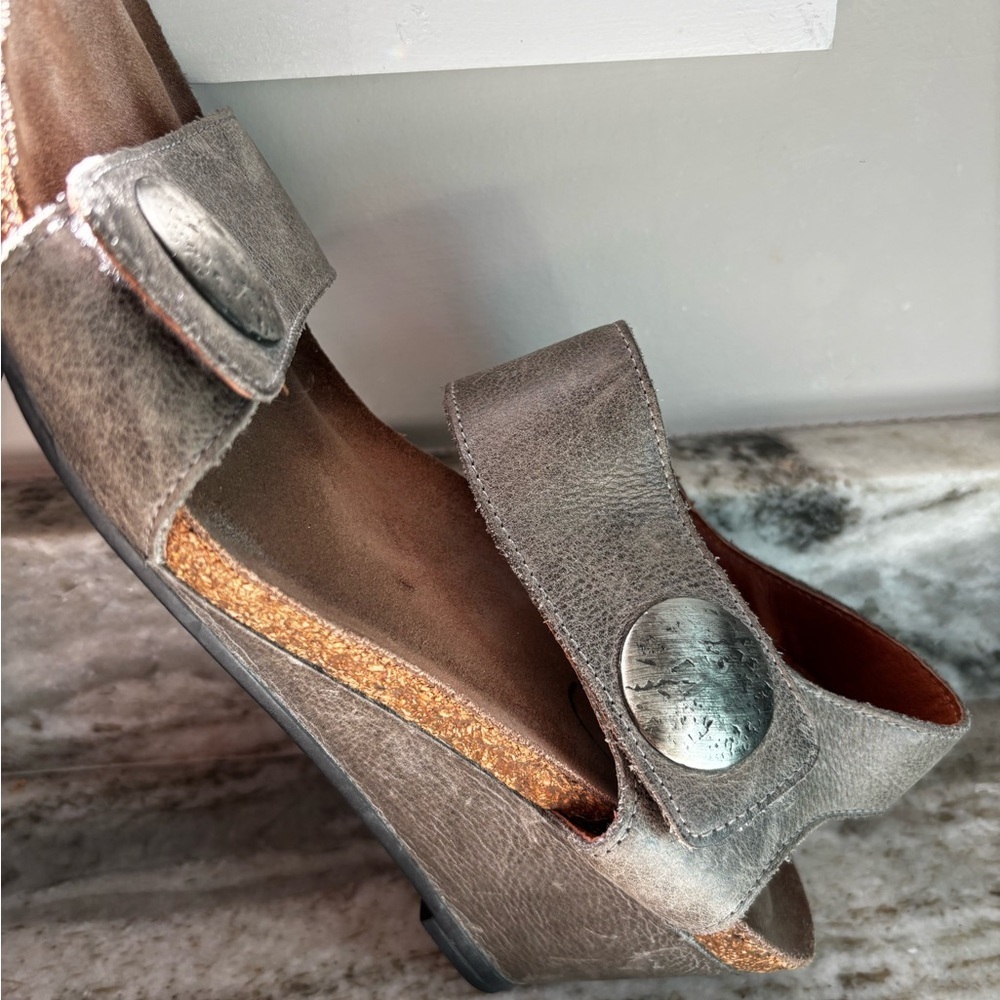 Taos Carousel 3 Women’s Metallic Gray Size 40 (9, 9.5) - Picture 3 of 8